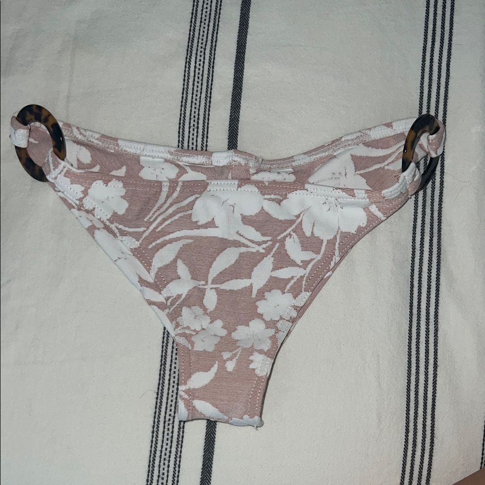 Roxy white and pink Floral Bikini Bottoms with Ring brown Details